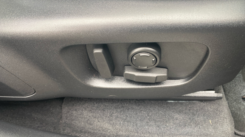 Land Rover Range Rover Velar 2.0 D200 MHEV Dynamic SE 5dr Auto Diesel Estate